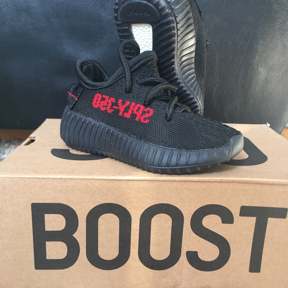 Yeezy boosts 350 V2
